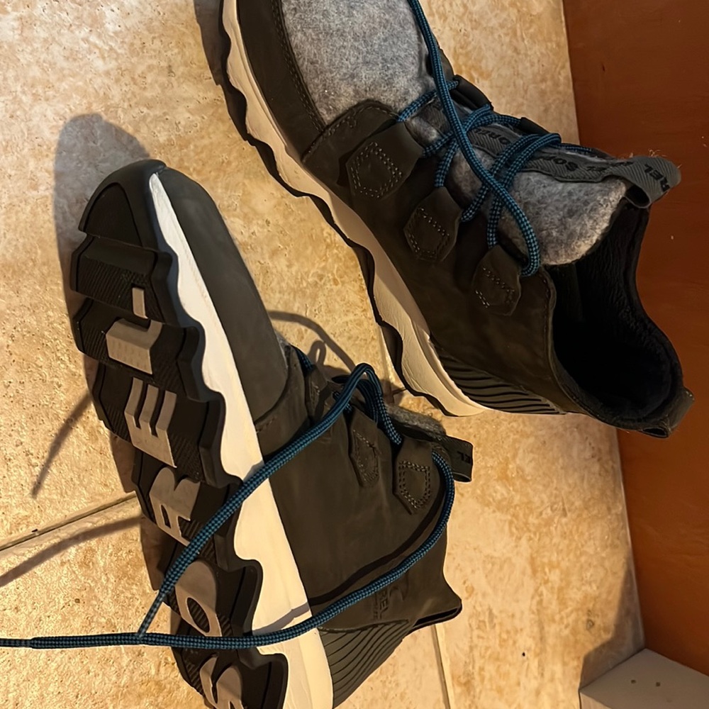 Sorel sneakers